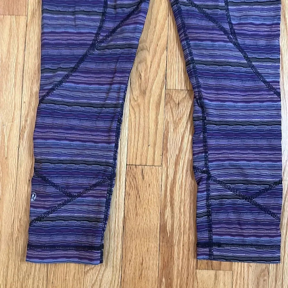 Lululemon sz 6 Pace Rival Crop
Space Dye Twist Ultra Violet Multi / Naval Blue - Picture 5 of 14